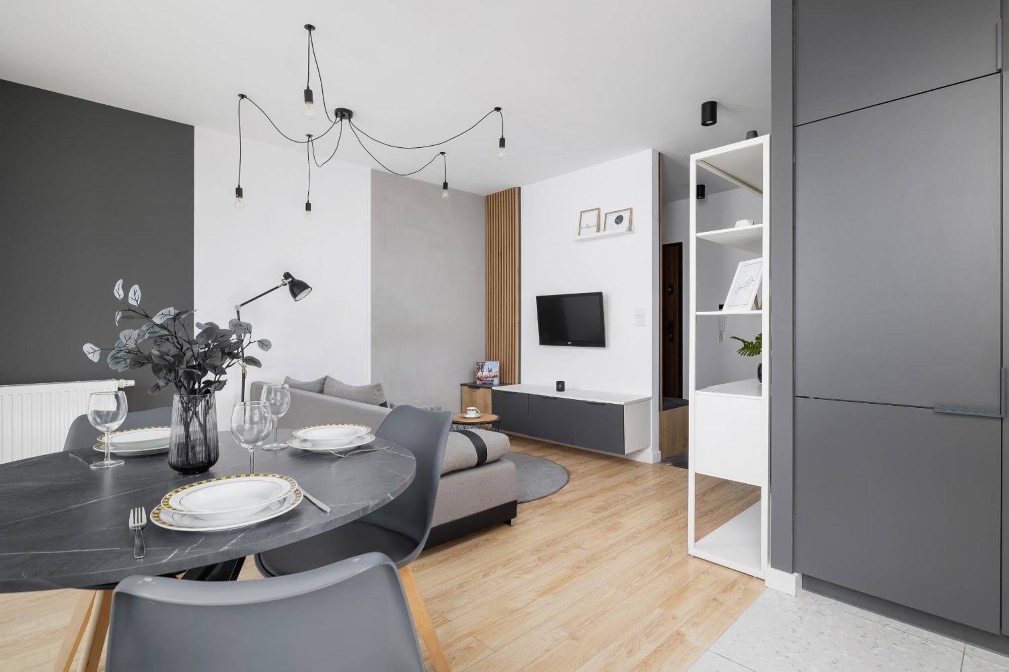 Elegant Apartment In Cracow With Balcony, Parking And Desk By Noclegi Renters 크라쿠프 외부 사진