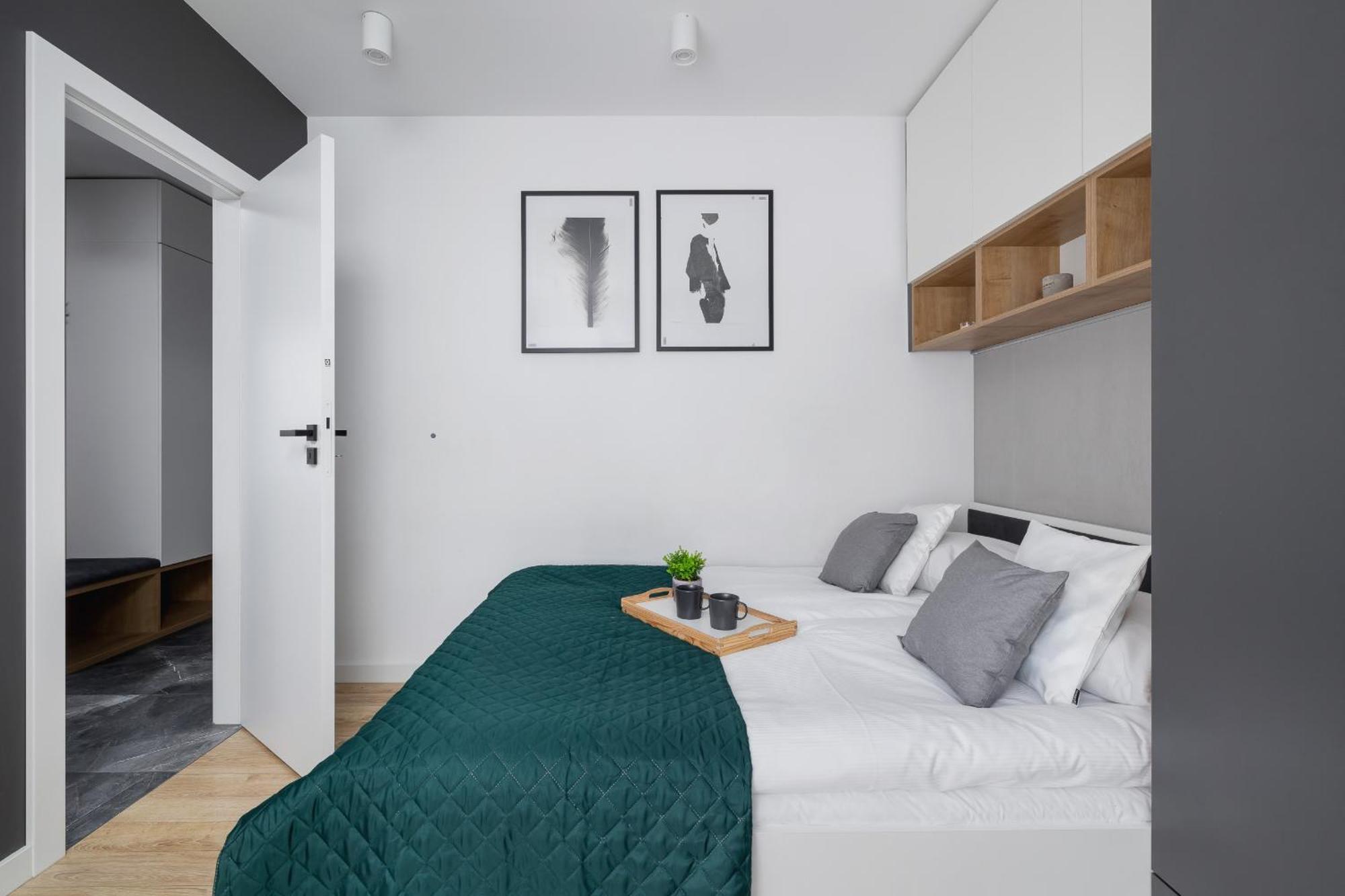 Elegant Apartment In Cracow With Balcony, Parking And Desk By Noclegi Renters 크라쿠프 외부 사진