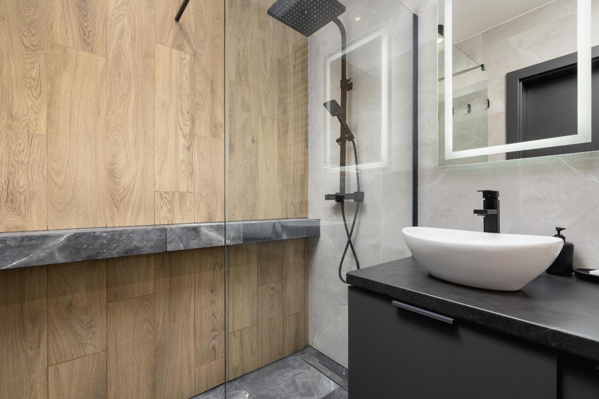 Elegant Apartment In Cracow With Balcony, Parking And Desk By Noclegi Renters 크라쿠프 외부 사진