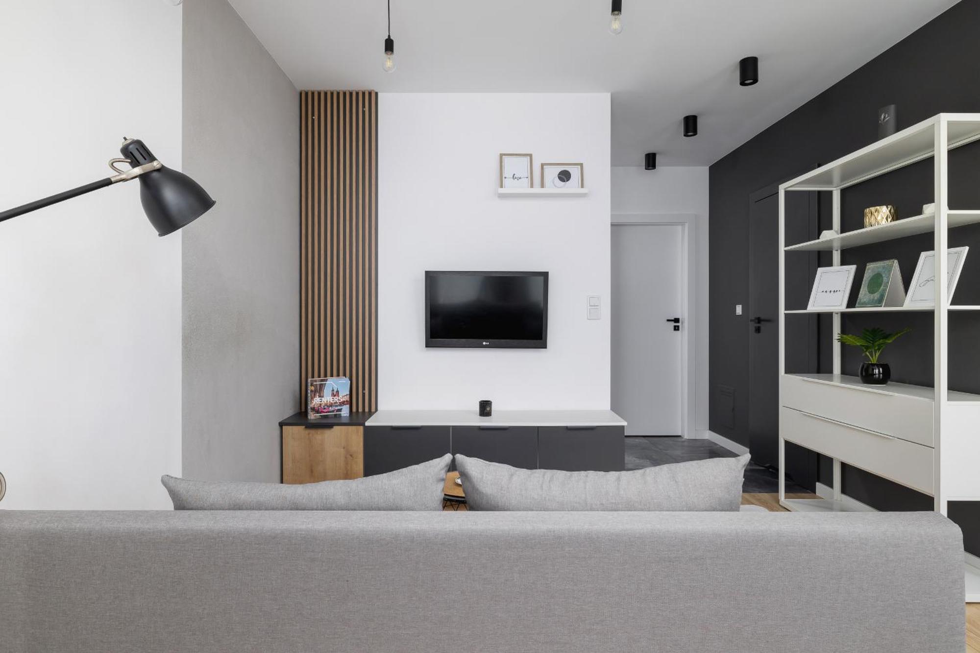 Elegant Apartment In Cracow With Balcony, Parking And Desk By Noclegi Renters 크라쿠프 외부 사진
